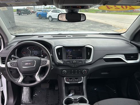 Used 2024 GMC Terrain SLE image 14