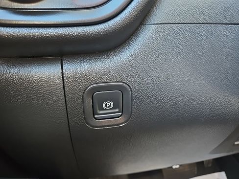 Used 2025 Chevrolet Silverado 1500 Custom AWD/4WD image 57