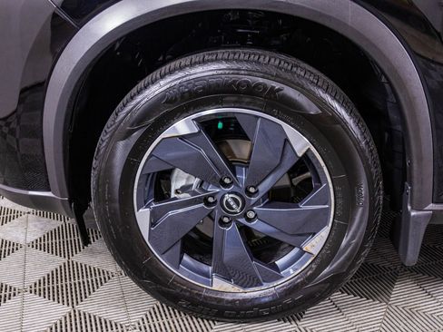 Used 2024 Nissan Rogue SV w/ SV Premium Package image 45