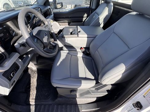 New 2025 Ford F250 XL w/ XL Chrome Package image 17
