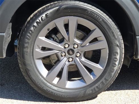 Certified 2022 Ford Explorer XLT w/ Equipment Group 202A image 9