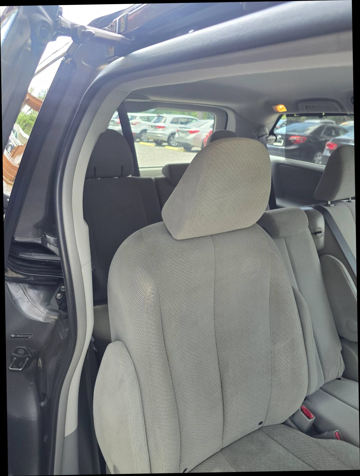 Used 2014 Toyota Sienna LE FWD image 8