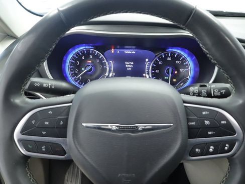 Certified 2023 Chrysler Pacifica Touring-L FWD image 29