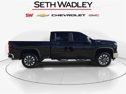 Used 2024 Chevrolet Silverado 2500 LT image 5