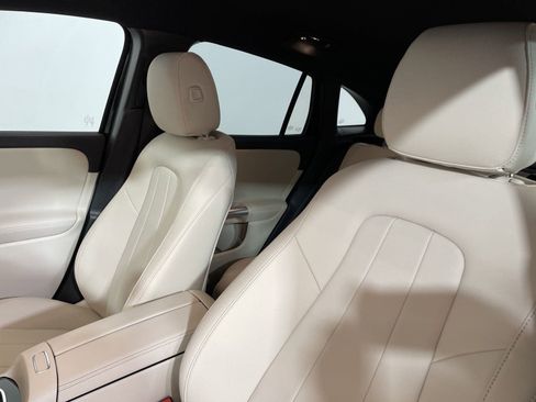 Certified 2025 Mercedes-Benz GLA 250 image 28