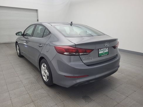 Used 2017 Hyundai Elantra SE image 5