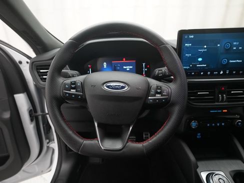 Used 2023 Ford Escape ST-Line w/ Tech Pack #1 FWD image 4