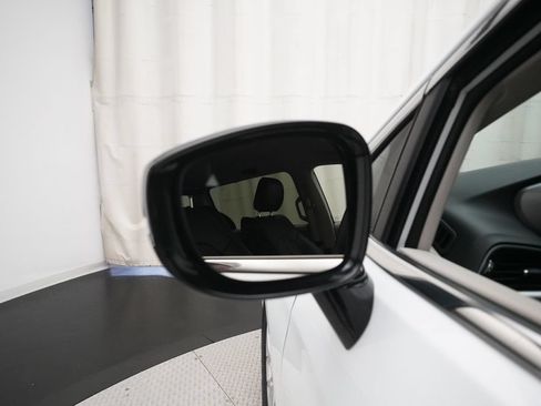 Used 2024 Chrysler Pacifica Touring-L FWD image 26