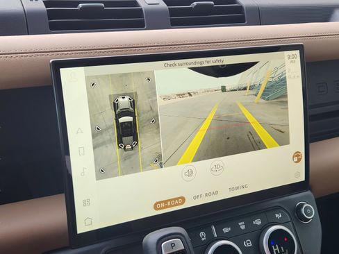 New 2026 Land Rover Defender 110 X-Dynamic SE image 15