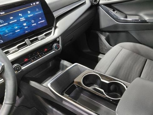 Used 2025 Chevrolet Equinox LT image 25