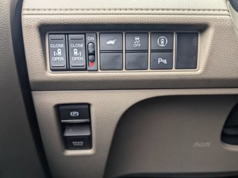 Used 2022 Honda Odyssey Elite image 31