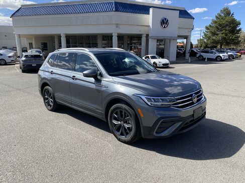 Used 2023 Volkswagen Tiguan SE FWD image 38
