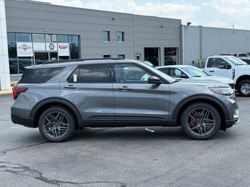 New 2026 Ford Explorer ST w/ Sun And Sound Package image 7