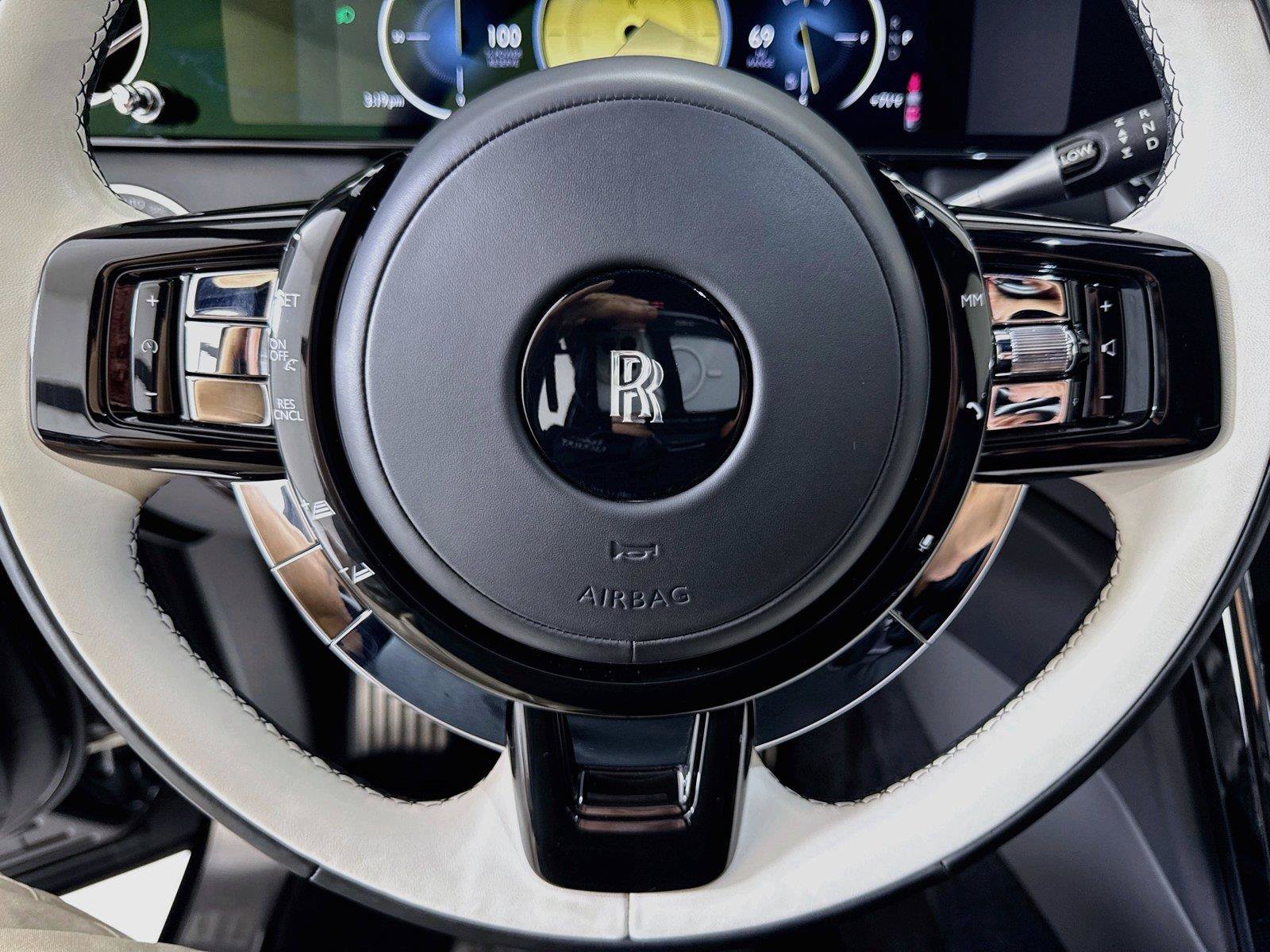 Used 2025 Rolls-Royce Cullinan AWD/4WD image 21
