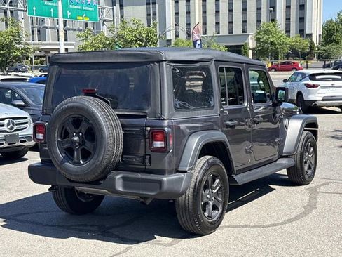Used 2022 Jeep Wrangler Unlimited Sport AWD/4WD image 3