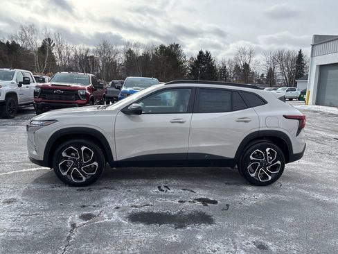 New 2026 Chevrolet Trax RS w/ Sunroof Package image 7