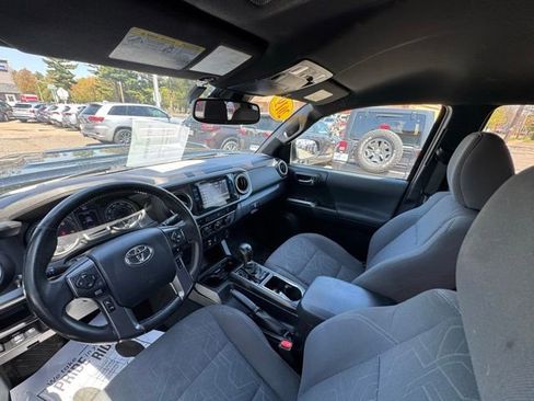 Used 2019 Toyota Tacoma TRD Sport AWD/4WD image 24