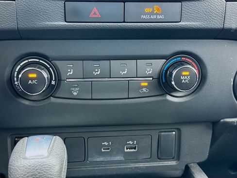 Used 2022 Nissan Frontier SV image 12