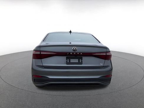 Used 2025 Volkswagen Jetta SE image 12