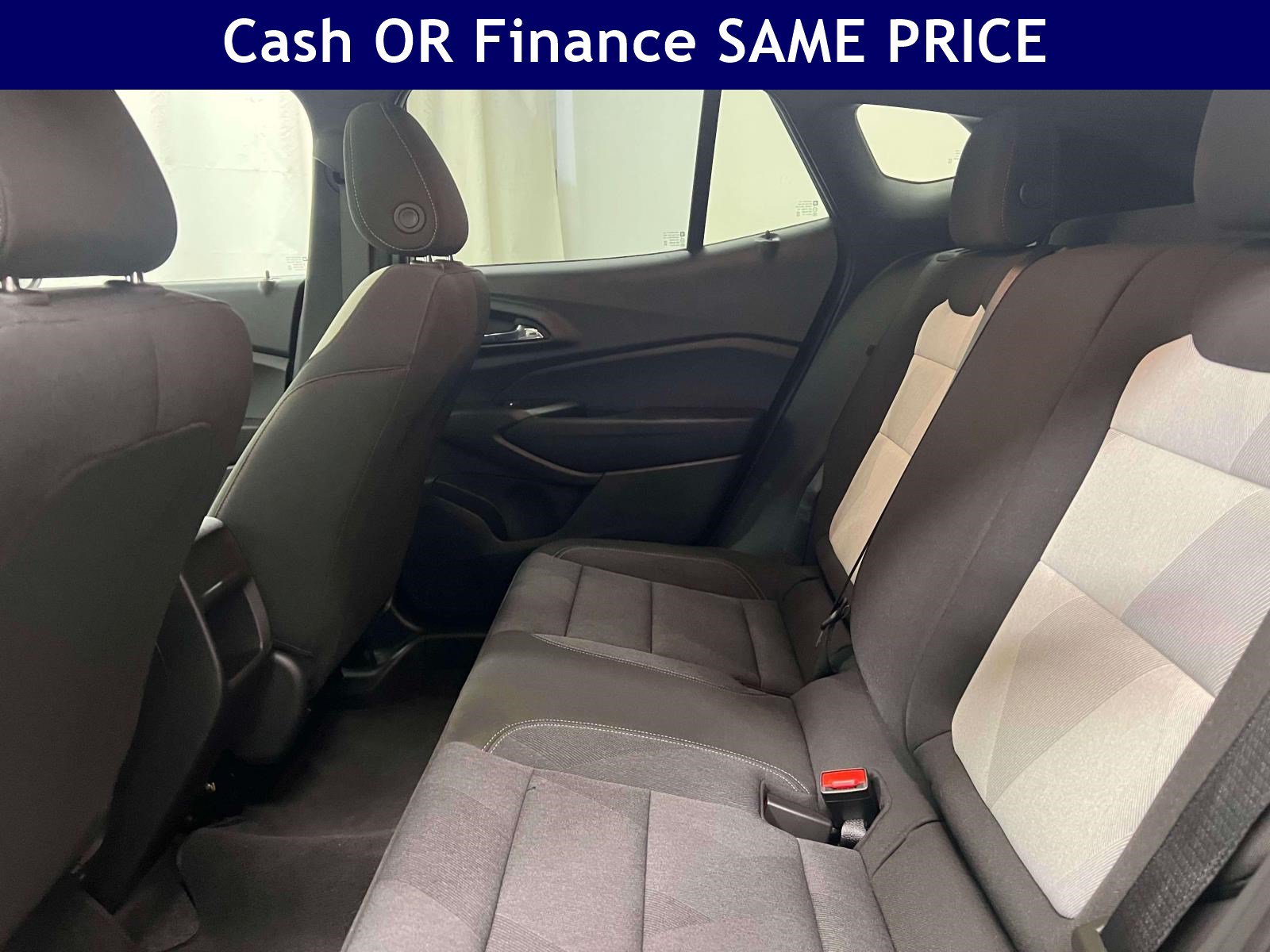 Used 2024 Chevrolet Trax RS w/ Sunroof Package FWD image 13