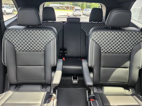New 2026 GMC Acadia Denali w/ Super Cruise Package FWD image 9