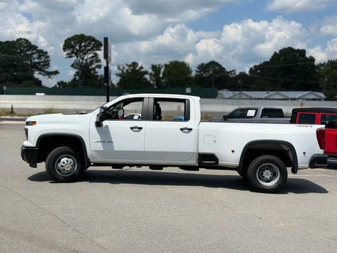 Used 2026 Chevrolet Silverado 3500 W/T AWD/4WD image 4
