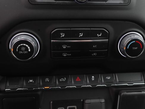 Used 2025 Chevrolet Silverado 1500 Custom w/ Turbomax Blackout Package RWD image 34