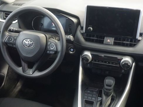 Certified 2025 Toyota RAV4 XLE AWD/4WD image 25
