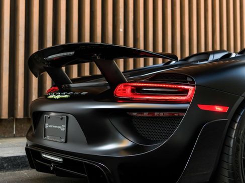Used 2015 Porsche 918 Spyder AWD/4WD image 9
