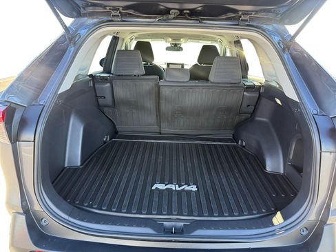 Used 2024 Toyota RAV4 LE image 17