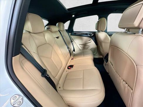 Certified 2026 Porsche Macan AWD/4WD image 23