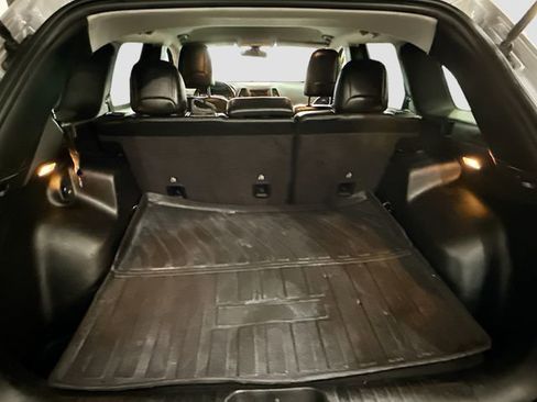 Used 2020 Jeep Cherokee Latitude Plus w/ Cold Weather Group image 24