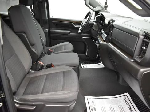 Used 2023 Chevrolet Silverado 1500 LT AWD/4WD image 16