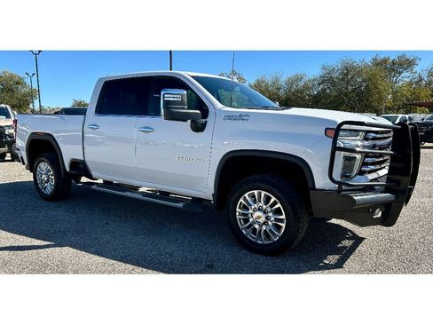 Used 2023 Chevrolet Silverado 2500 High Country w/ Z71 Off-Road Package image 3