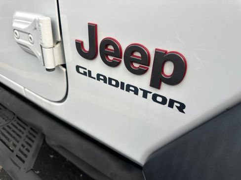 Used 2020 Jeep Gladiator Rubicon AWD/4WD image 9