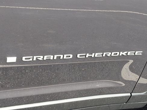 New 2025 Jeep Grand Cherokee L Laredo w/ Luxury Tech Group I image 15