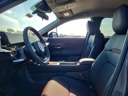 New 2026 Nissan Kicks SR w/ Cold Weather Package image 15