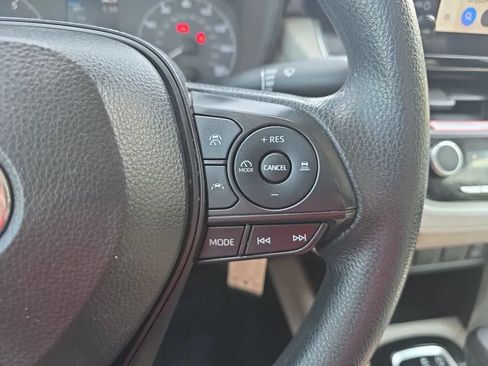 Used 2024 Toyota Corolla Cross L FWD image 18