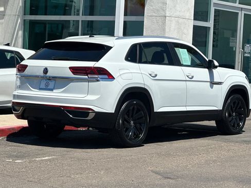 Used 2023 Volkswagen Atlas Cross Sport SE w/ Panoramic Sunroof Package FWD image 4