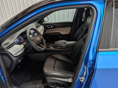 Used 2025 Jeep Compass Limited AWD/4WD image 14