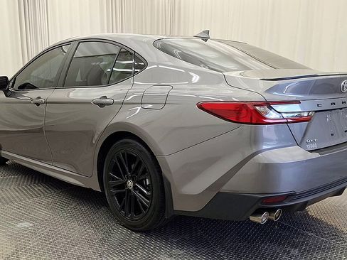 Used 2025 Toyota Camry SE w/ Convenience Package FWD image 12
