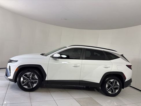 Certified 2025 Hyundai Tucson SEL FWD image 2