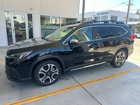 Used 2023 Subaru Ascent Limited w/ Technology Package AWD/4WD image 3