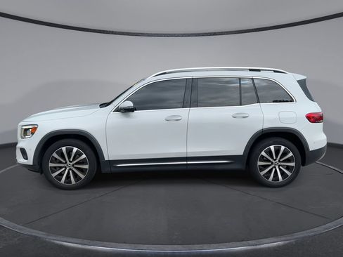 Used 2020 Mercedes-Benz GLB 250 w/ Premium Package image 5