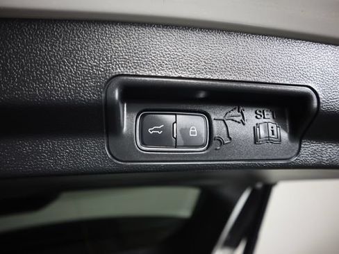 Used 2023 Ford Explorer XLT w/ XLT Sport Appearance Package AWD/4WD image 69