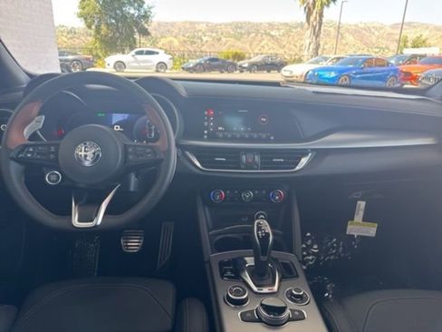 New 2025 Alfa Romeo Stelvio Sprint image 5