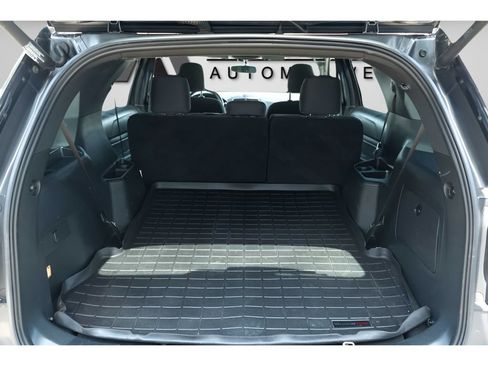 Used 2018 Ford Explorer XLT w/ Equipment Group 201A FWD image 9