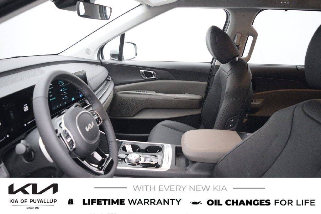 New 2026 Kia Carnival EX FWD image 10