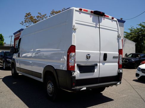 Used 2025 RAM ProMaster 2500 w/ Convenience Group FWD image 5