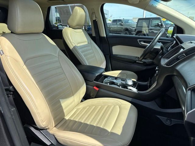 Used 2020 Ford Edge SEL w/ Cold Weather Package AWD/4WD image 29
